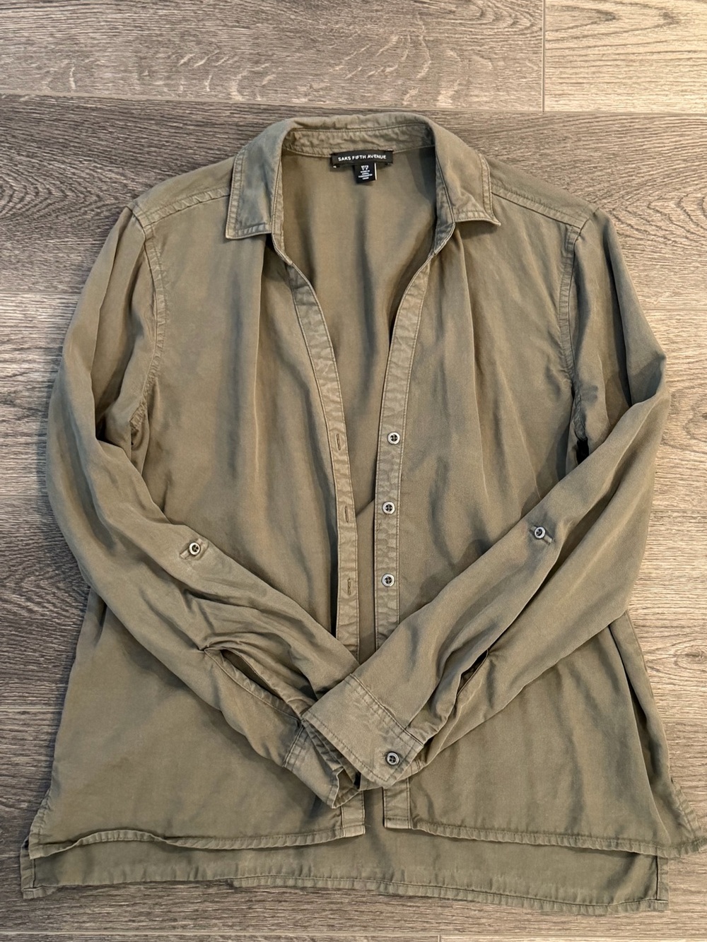 Saks Fifth Avenue • Olive Green Lightweight Button-Down Shirt